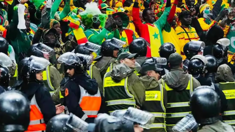 18 supporters sénégalais derrière les barreaux au Maroc : leur avocat crie à la « prise d’otage juridique »